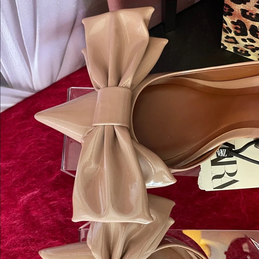 ZARA BEIGE PATENT POINTED-TOE SLINGBACK HEELS W/ LARGE BOWS SHOES EU39 US 8-8.5